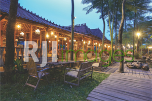 Perpaduan bangunan Jawa dengan nuansa natural area outdoor